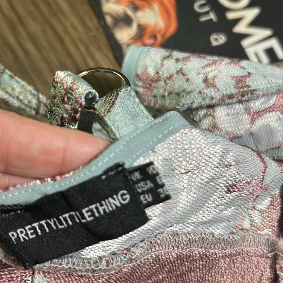 Elegant Floral Tapestry and Satin Dress - Picture 6 of 6